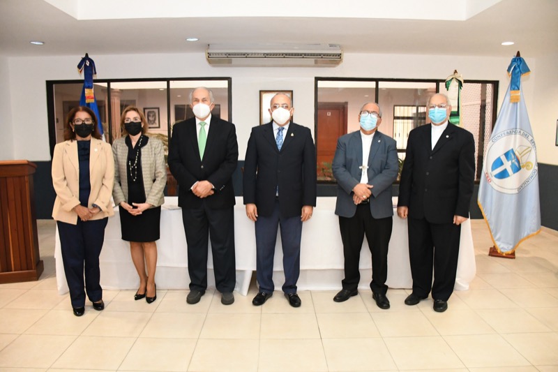 Firma de convenio entre CONAPE Y La Comisión Nacional de Pastoral de Adultos Mayores