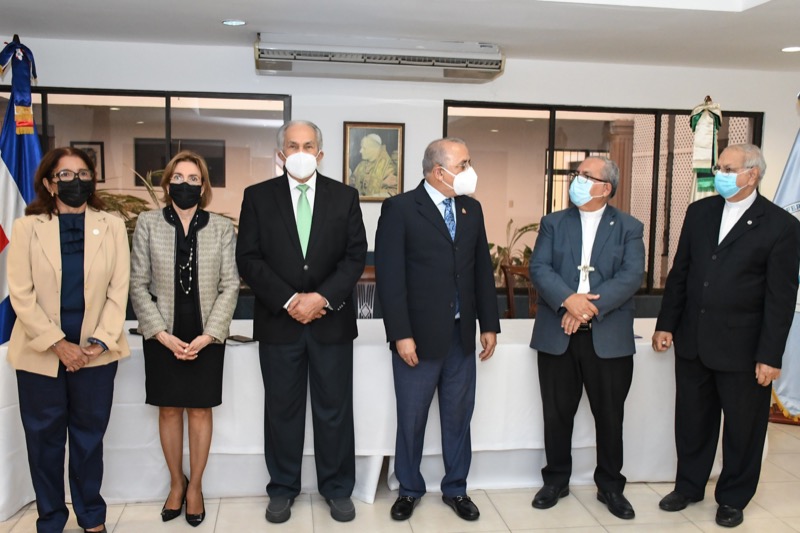 Firma de convenio entre CONAPE Y La Comisión Nacional de Pastoral de Adultos Mayores