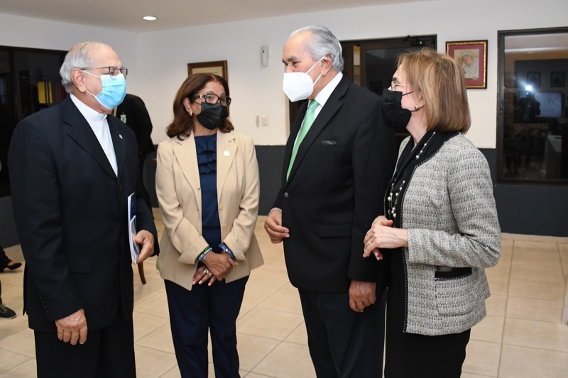 Firma de convenio entre CONAPE Y La Comisión Nacional de Pastoral de Adultos Mayores