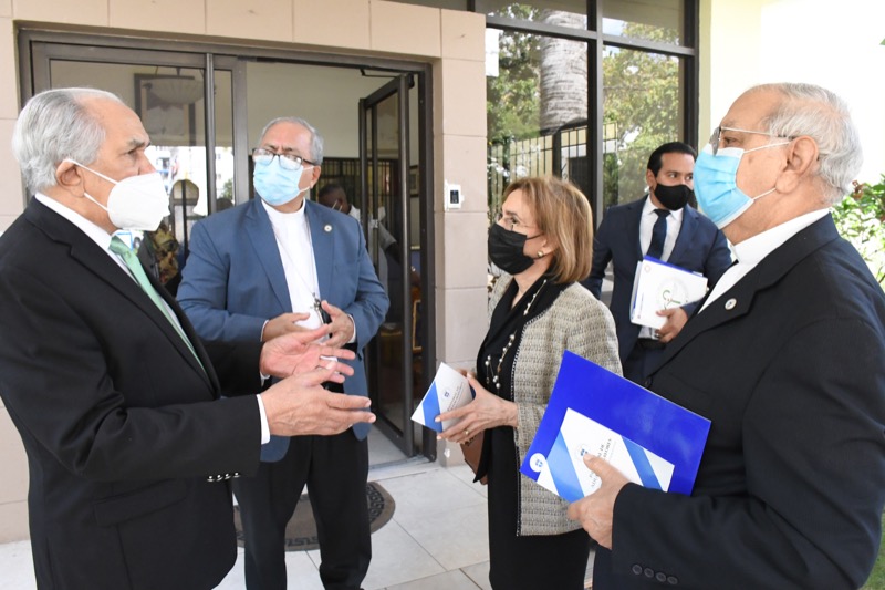 Firma de convenio entre CONAPE Y La Comisión Nacional de Pastoral de Adultos Mayores