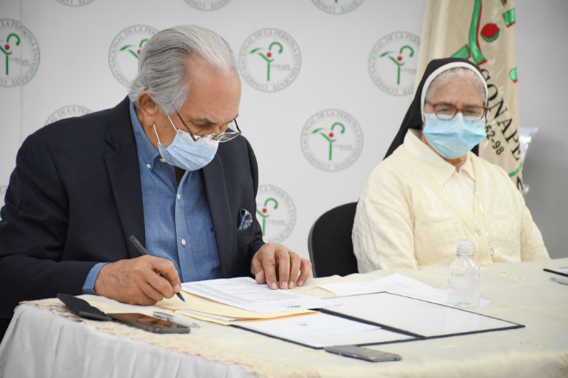 CONAPE firma acuerdos con asilos de San Francisco de Macorís, San Pedro de Macorís y Hato Mayor