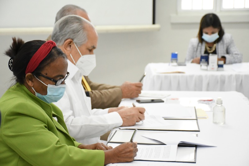 Firma de Acuerdos