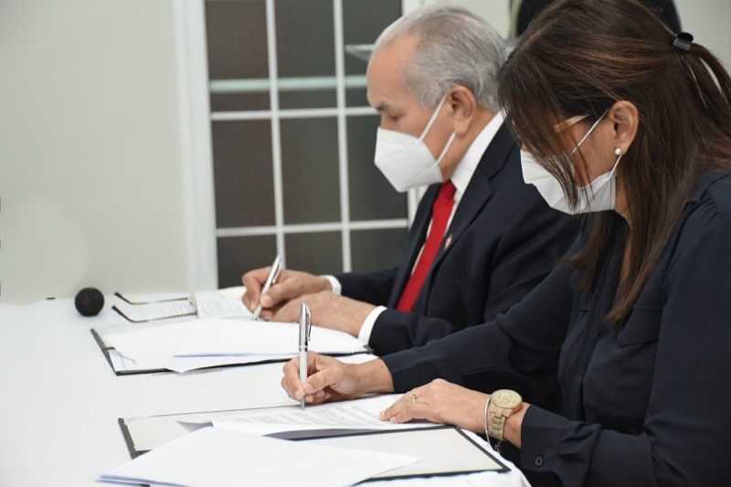 CONAPE firma acuerdos con Hogares de la Iglesia Católica y Centros que trabajan con adultos mayores
