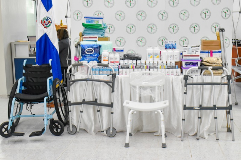 CONAPE recibe donación de la Fundación el Buen Samaritano
