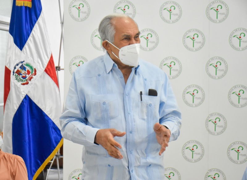 CONAPE entregó un vehículo al Patronato de Asilo para Ancianos de Mao, Inc.