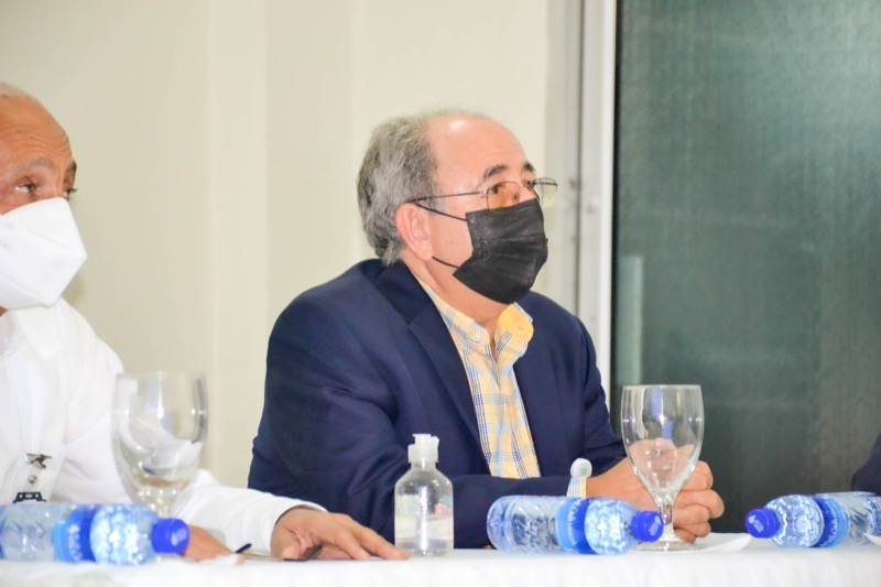 CONAPE recibe una comisión de Columbia University y el Presbyterian Hospital