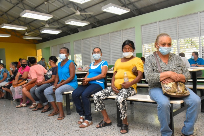 CONAPE asiste adultos mayores en Bonao