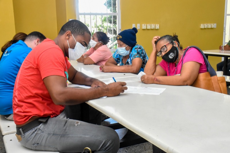 CONAPE asiste adultos mayores en Bonao