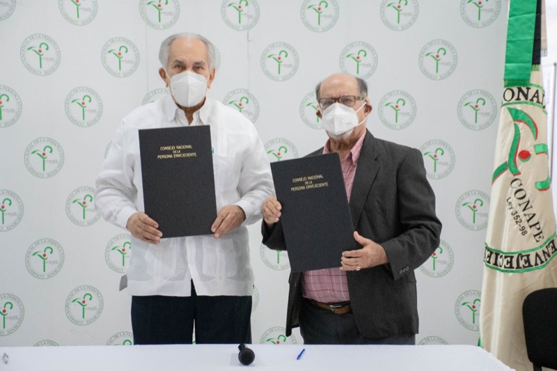 CONAPE firma convenio con la Asociación Dominicana de Alzheimer