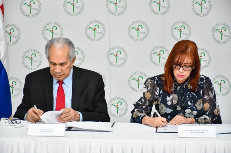 CONAPE firma convenios con asociaciones sin fines de lucro