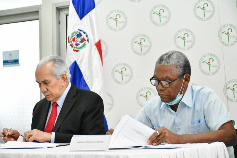 CONAPE firma convenios con asociaciones sin fines de lucro