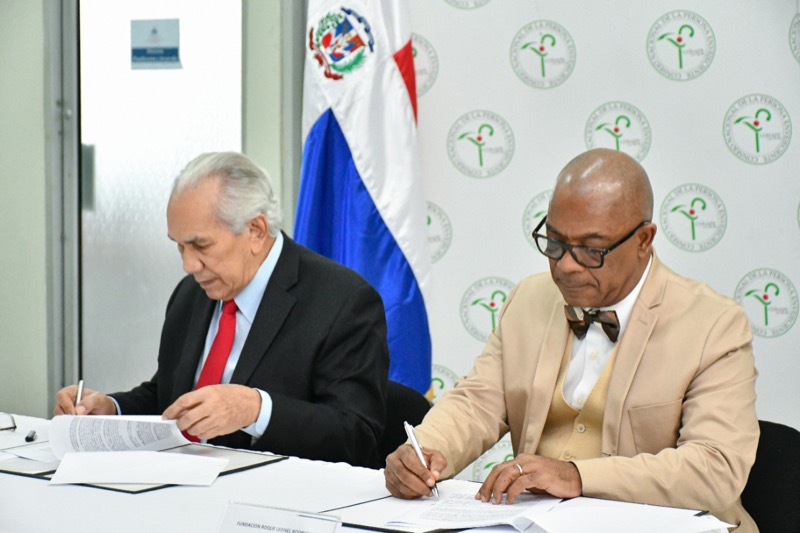 CONAPE firma convenios con asociaciones sin fines de lucro