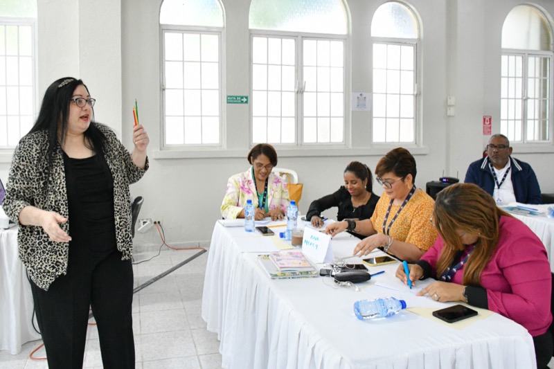 CONAPE imparte taller sobre manejo de inteligencia emocional a sus colaboraderes