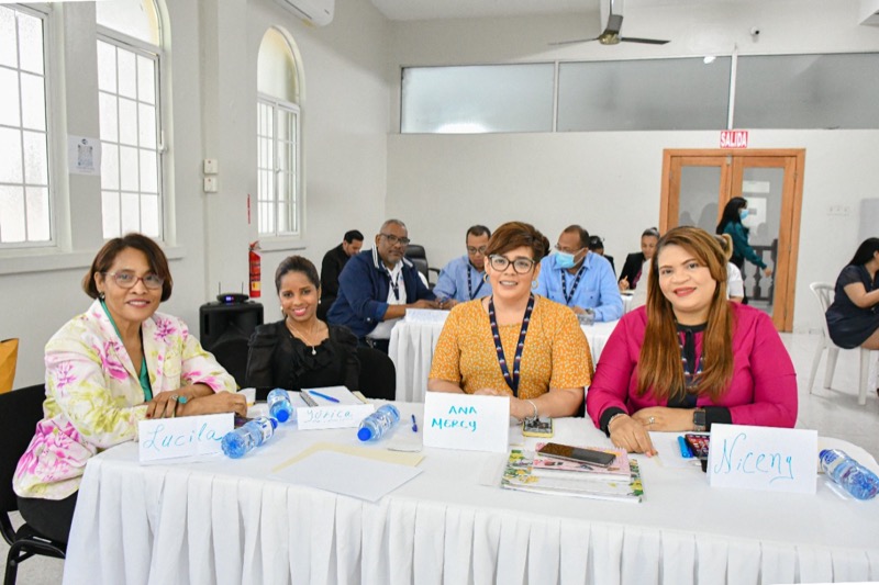 CONAPE imparte taller sobre manejo de inteligencia emocional a sus colaboraderes
