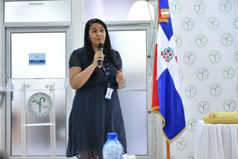 CONAPE imparte taller sobre manejo de inteligencia emocional a sus colaboraderes