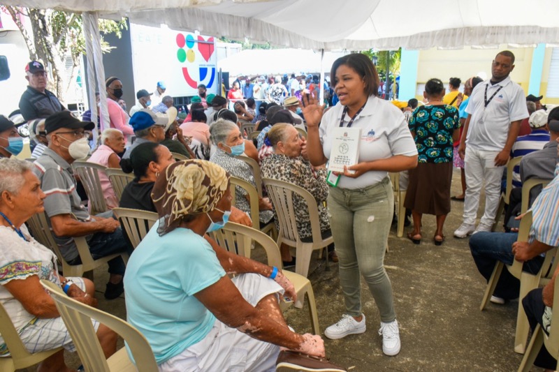 CONAPE participa en jornada de inclusión social en la Vega donde el Presidente Luis Abinader acudió