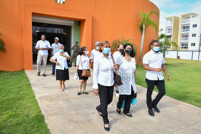 CONAPE canalizo visita de adultos mayores a Bellas Artes para ver obra teatral