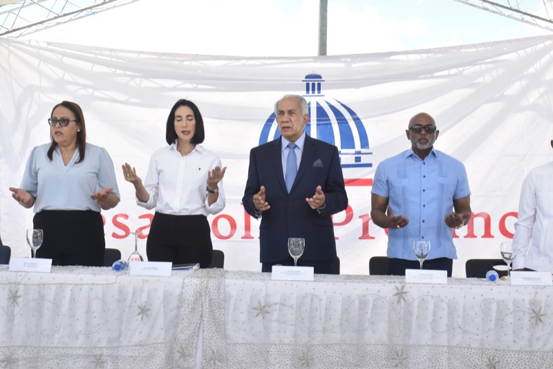 Primera Dama y el CONAPE inuguran Hogar Permanente en las Matas de Farfan
