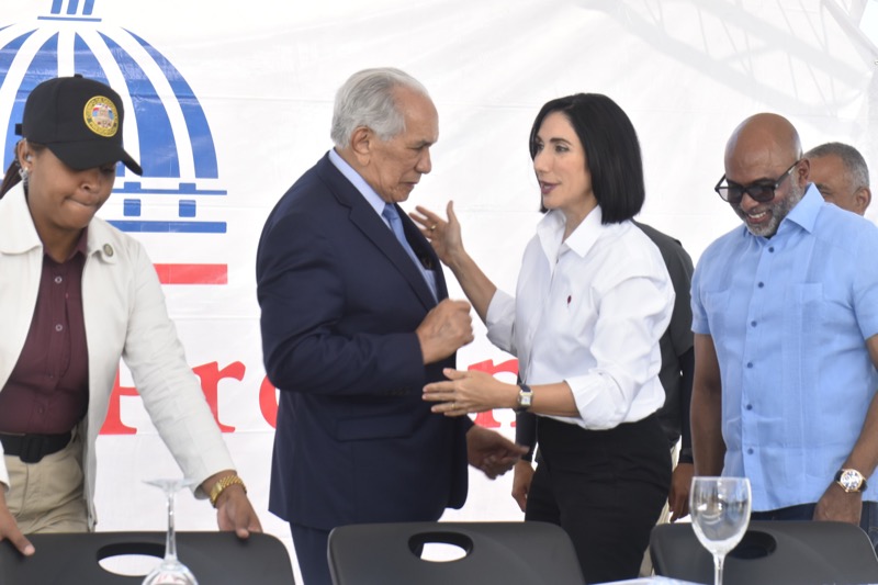 Primera Dama y el CONAPE inuguran Hogar Permanente en las Matas de Farfan