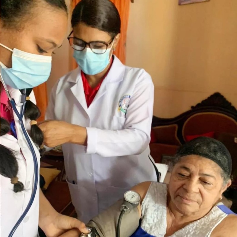 CONAPE continua jornada de visitas domiciliarias en San Juan de la Maguana