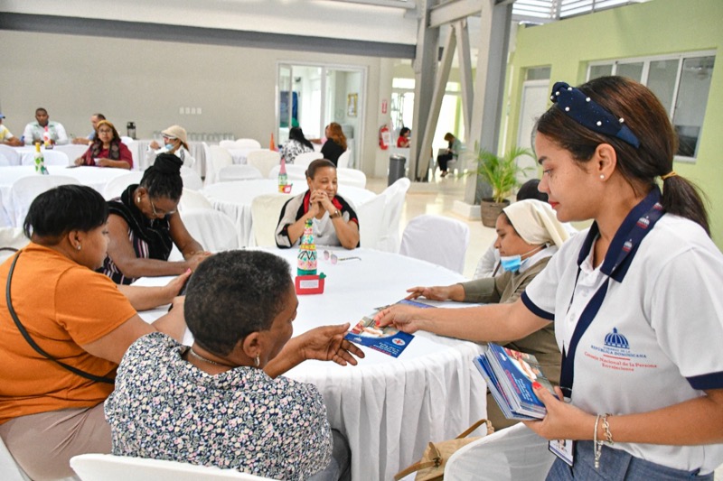 CONAPE realiza encuentro con enfermeras para celebrar su día