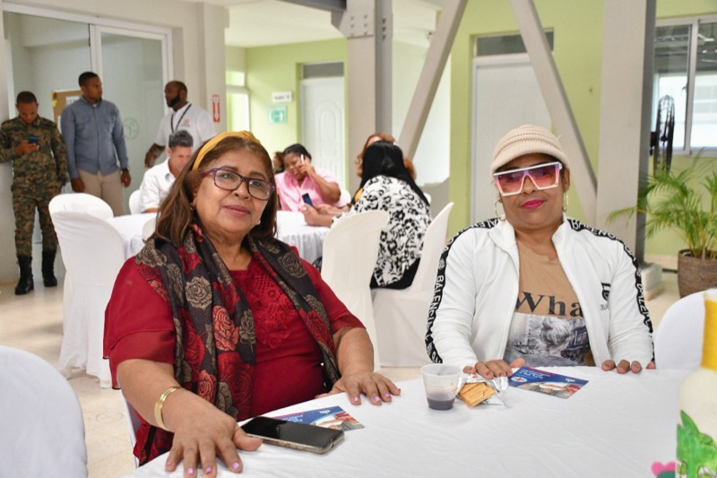 CONAPE realiza encuentro con enfermeras para celebrar su día