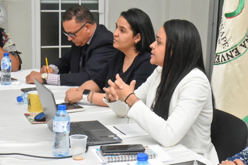 CONAPE pasa balance a los avances del programa Familia de Cariño