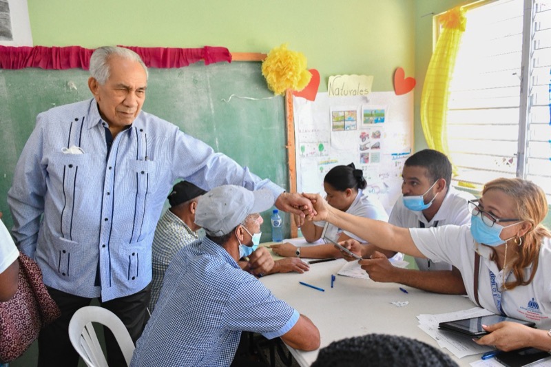 Director Ejecutivo de CONAPE acompañó al presidente por recorrido en la provincia Puerto Plata