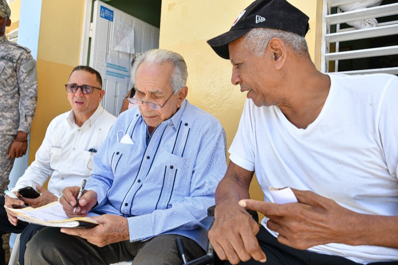 Director Ejecutivo de CONAPE acompañó al presidente por recorrido en la provincia Puerto Plata