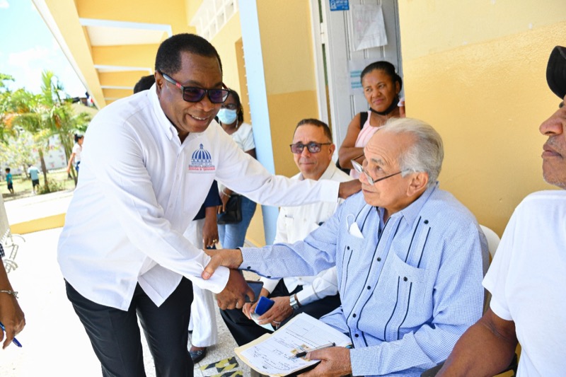 Director Ejecutivo de CONAPE acompañó al presidente por recorrido en la provincia Puerto Plata