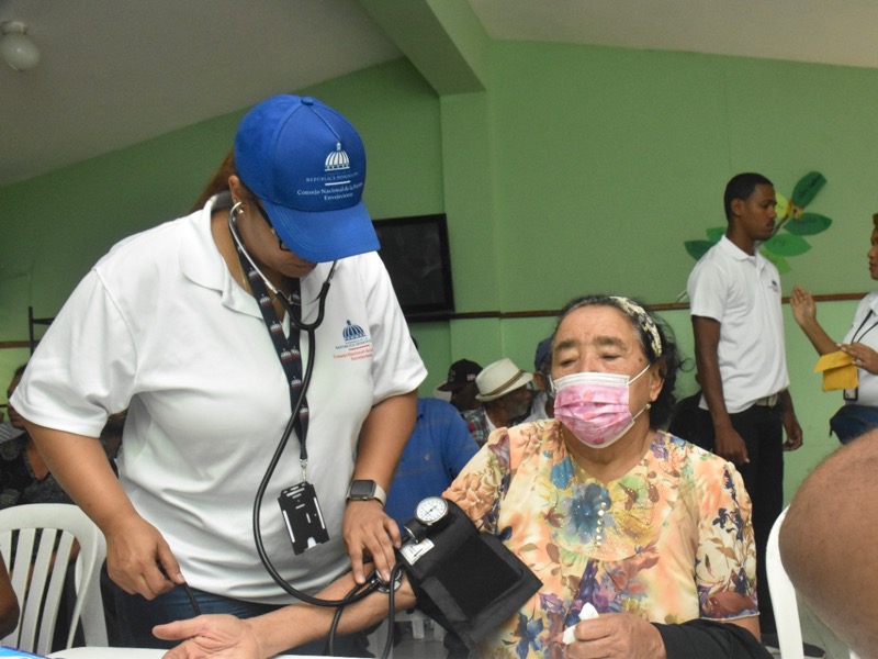 Adultos Mayores de Constanza fueron incluidos en programas sociales del CONAPE