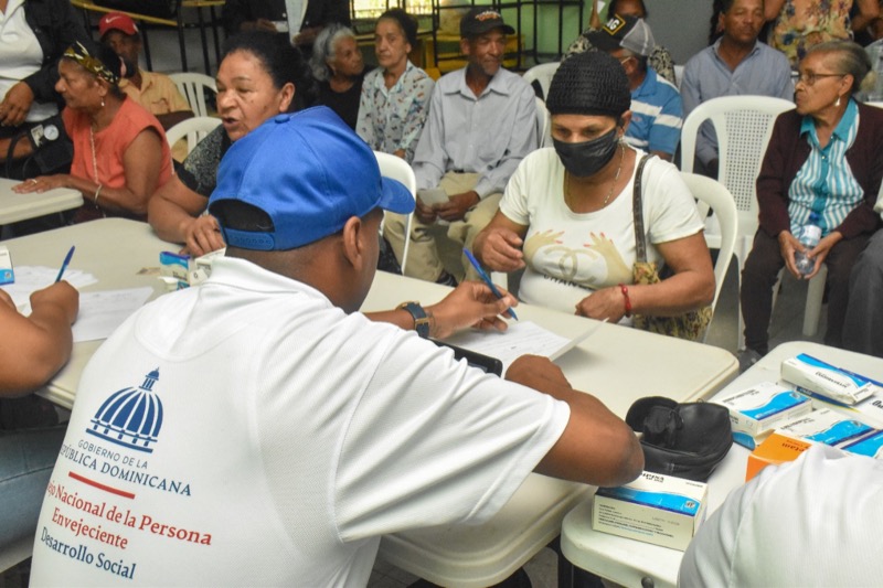 Adultos Mayores de Constanza fueron incluidos en programas sociales del CONAPE