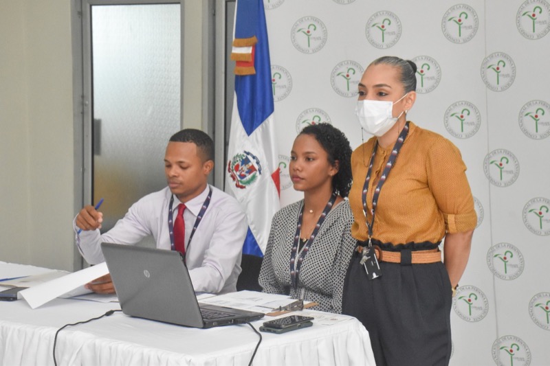 CONAPE capacita colaboradores sobre la operatividad de los Hogares de Día. 