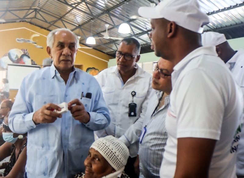 Presidente Luis Abinader y Dir. Ejecutivo de CONAPE coordinan trabajos a hacer en San Juan