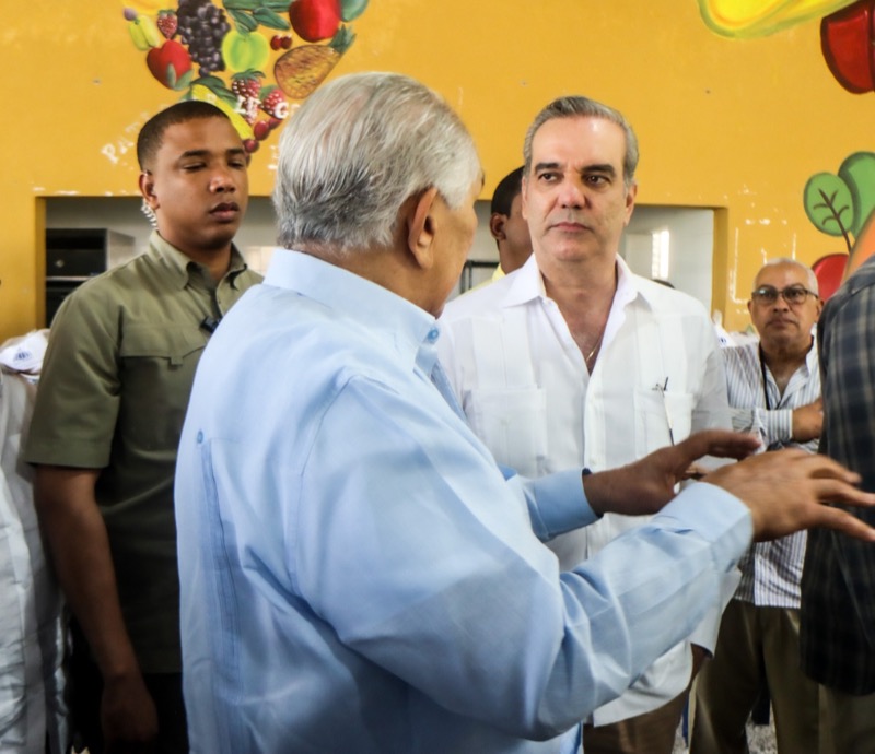 Presidente Luis Abinader y Dir. Ejecutivo de CONAPE coordinan trabajos a hacer en San Juan