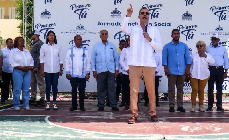 Presidente Luis Abinader y Dir. Ejecutivo de CONAPE coordinan trabajos a hacer en San Juan