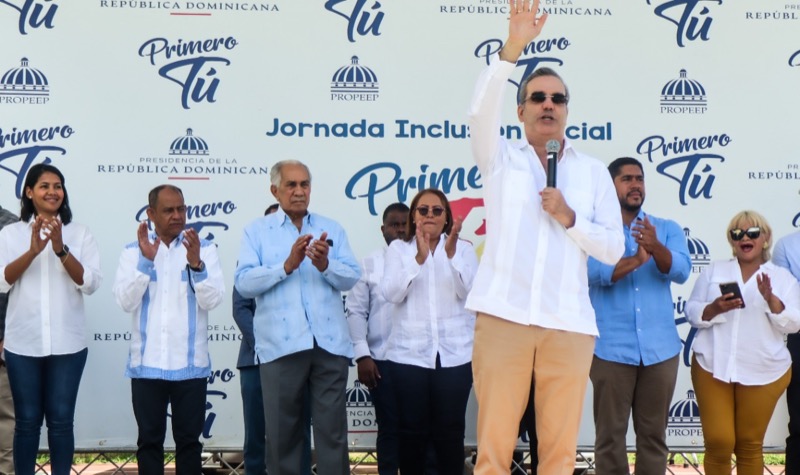 Presidente Luis Abinader y Dir. Ejecutivo de CONAPE coordinan trabajos a hacer en San Juan