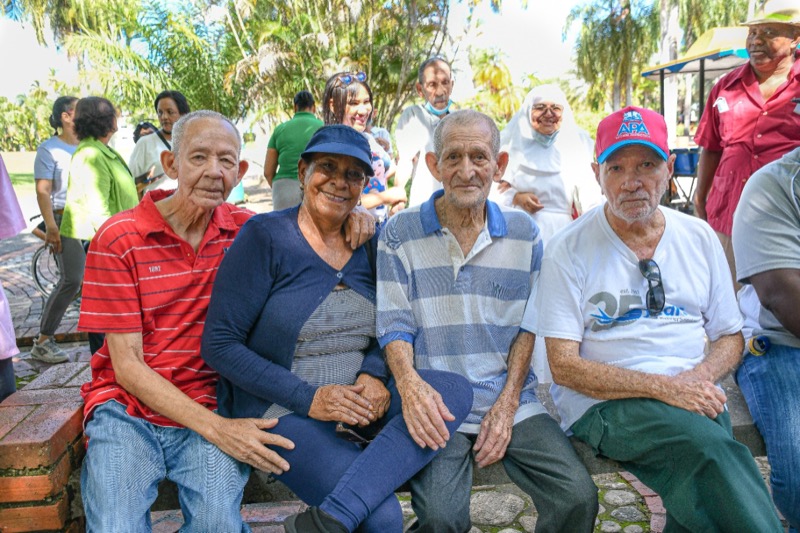 CONAPE realiza recorrido por el Jardín Botánico con Adultos Mayores del Hogar San Francisco de Asís
