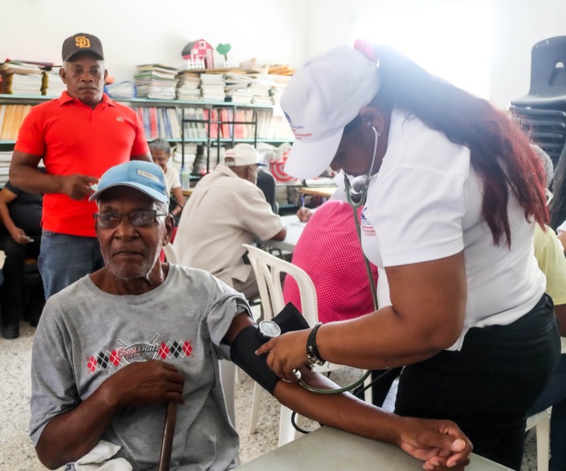 Dir. Ejecutivo de CONAPE acompaña al Presidente Luis Abinader en recorrido por Puerto Plata 