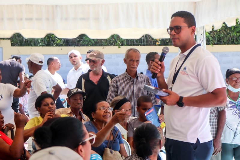 Dir. Ejecutivo de CONAPE acompaña al Presidente Luis Abinader en recorrido por Puerto Plata 