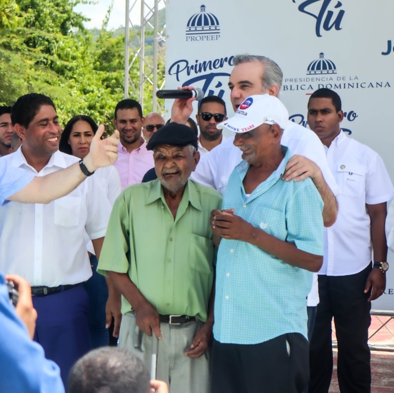 Dir. Ejecutivo de CONAPE acompaña al Presidente Luis Abinader en recorrido por Puerto Plata 
