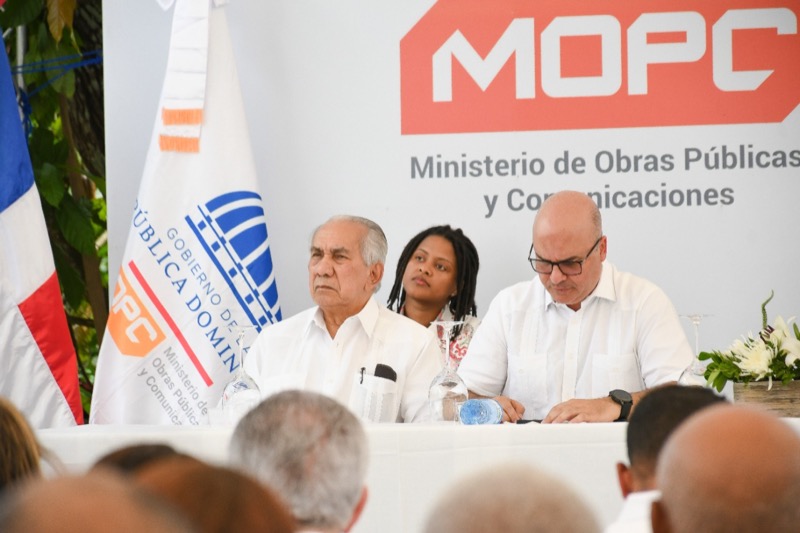 Dir. Ejecutivo de CONAPE acompaña al Presidente Luis Abinader en recorrido por Puerto Plata 