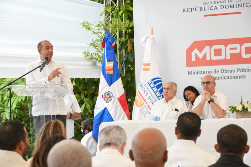 Dir. Ejecutivo de CONAPE acompaña al Presidente Luis Abinader en recorrido por Puerto Plata 