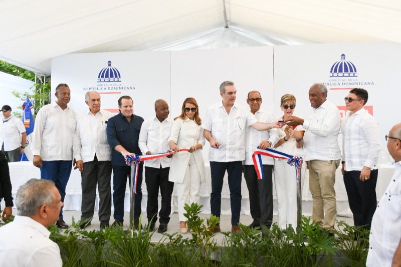 Dir. Ejecutivo de CONAPE acompaña al Presidente Luis Abinader en recorrido por Puerto Plata 