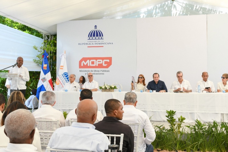 Dir. Ejecutivo de CONAPE acompaña al Presidente Luis Abinader en recorrido por Puerto Plata 