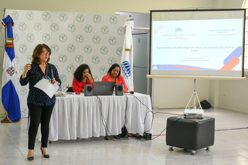 CONAPE, Min. de Salud y Mujer, imparten curso de Enfoque de Genero en el Sistema Nacional de Salud