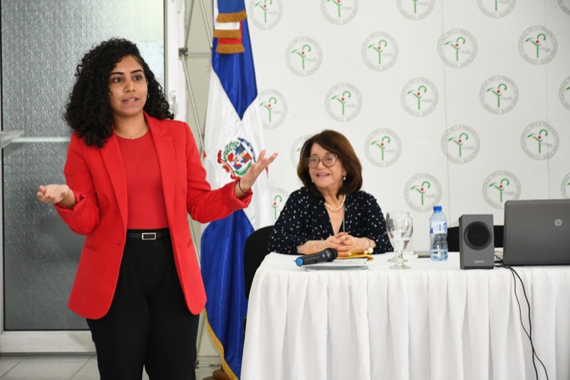 CONAPE, Min. de Salud y Mujer, imparten curso de Enfoque de Genero en el Sistema Nacional de Salud