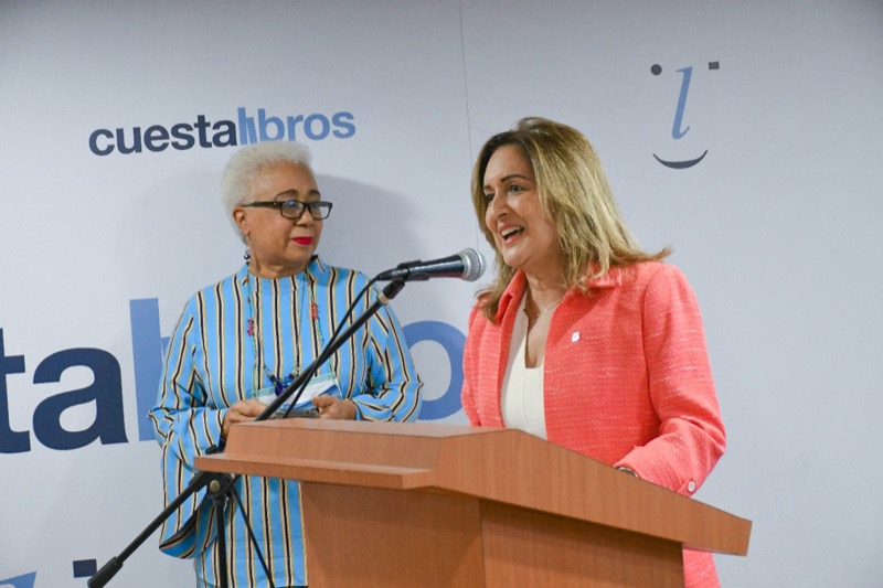 Director Ejecutivo de CONAPE participo en la puesta en circulación del libro La vida, un reto