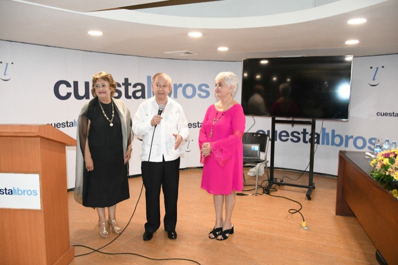 Director Ejecutivo de CONAPE participo en la puesta en circulación del libro La vida, un reto