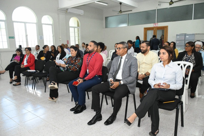 CONAPE imparte taller sobre inteligencia financiera